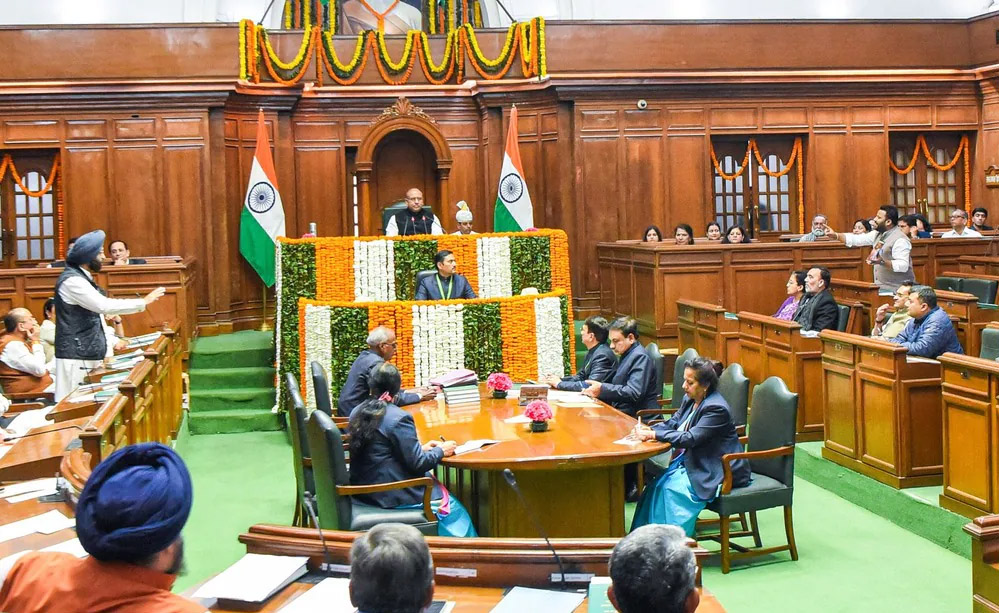 दिल्ली में आज पेश की जाएगी CAG रिपोर्ट, पिछली सरकार की गड़बड़ियों पर रिपोर्ट दिल्ली में आज पेश की जाएगी CAG रिपोर्ट, पिछली सरकार की गड़बड़ियों पर रिपोर्ट