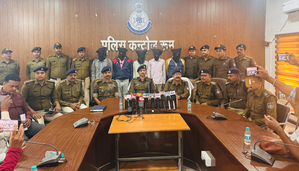 टीकमगढ़ पुलिस ने अपरह्नत को 24 घंटे के अंदर आरोपियों के चंगुल से छुड़ाकर आरोपियों को किया गया गिरफ़्तार