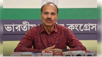 अधीर रंजन चौधरी ने मुख्यमंत्री ममता बनर्जी पर निशाना साधा, कहा-  ‘नमक हराम’ की राजनीति करती हैं