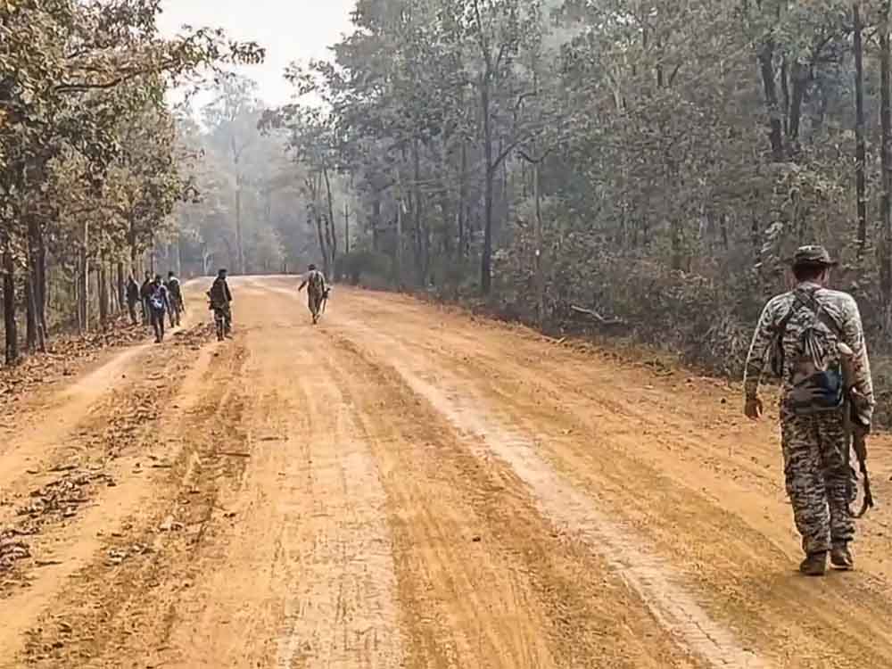 इंद्रावती नेशनल पार्क के जंगल में बुलाई थी बैठक, 100 KM पैदल चलकर जवानों ने ढेर किए 31 नक्सली