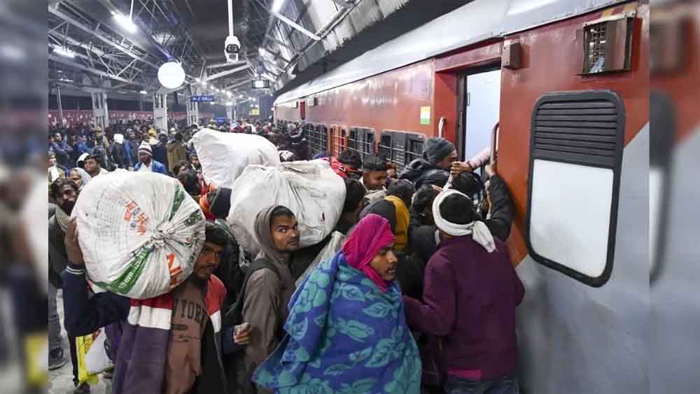 महाकुंभ के अंतिम चरण में श्रद्धालुओं की भीड़ को नियंत्रित करने के लिए अब टिकट होने पर ही यात्रियों को प्रवेश दिया जाएगा महाकुंभ के अंतिम चरण में श्रद्धालुओं की भीड़ को नियंत्रित करने के लिए अब टिकट होने पर ही यात्रियों को प्रवेश दिया जाएगा
