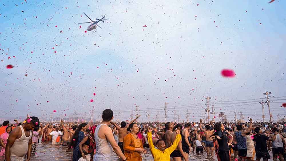 महाशिवरात्रि के आखिरी स्नान पर्व पर स्नानार्थियों की जबरदस्त भीड़, दोपहर दो बजे तक1.32 करोड़ ने किया स्नान