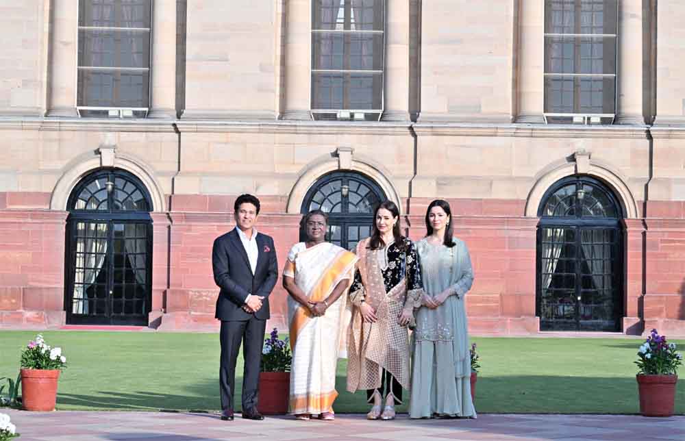 क्रिकेट के दिग्गज सचिन तेंदुलकर ने कहा- राष्ट्रपति की गर्मजोशी और आतिथ्य ने मेरे राष्ट्रपति भवन दौरे को खास बना दिया