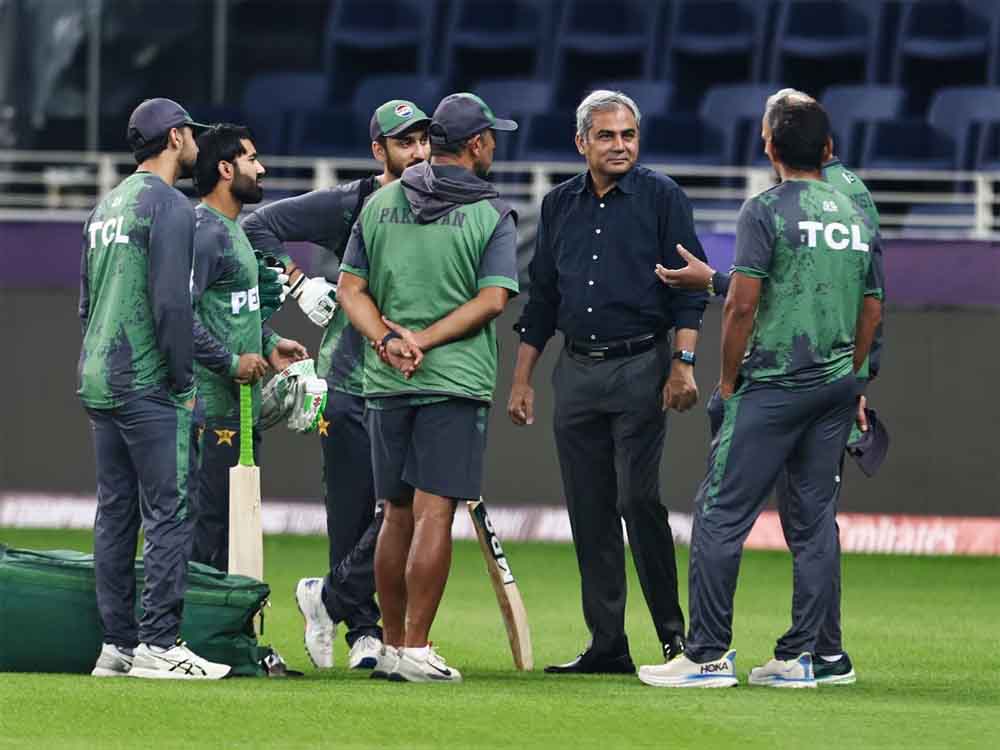 पाकिस्तान क्रिकेट एक बार फिर मुश्किल में, राष्ट्रीय टीम के लिए स्पॉन्सर जुटाना भी पीसीबी के लिए चुनौती बन सकता है