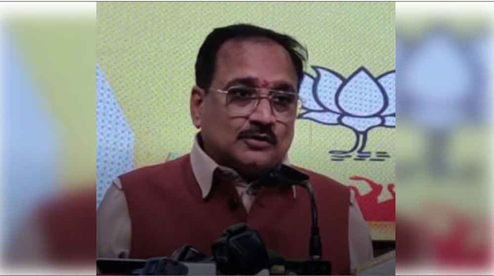 दिल्ली भाजपा अध्यक्ष वीरेंद्र सचदेवा ने आप पार्टी पर शराब घोटाले में संलिप्तता का आरोप लगाया