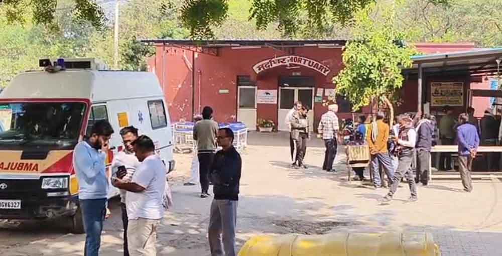 पंचकूला शिमला हाईवे पर 4 नौजवान सवार थे एक खड़े ट्रक से टकरा गई, चार युवकों की मौके पर मौत पंचकूला शिमला हाईवे पर 4 नौजवान सवार थे एक खड़े ट्रक से टकरा गई, चार युवकों की मौके पर मौत