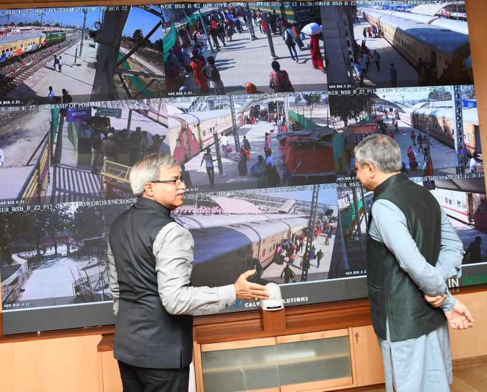 भारतीय रेलवे श्रद्धालुओं को सुरक्षित उनके घर लौटने में सहायता करने के लिए प्रतिदिन 330 ट्रेनें चला रहा है: अश्विनी वैष्णव