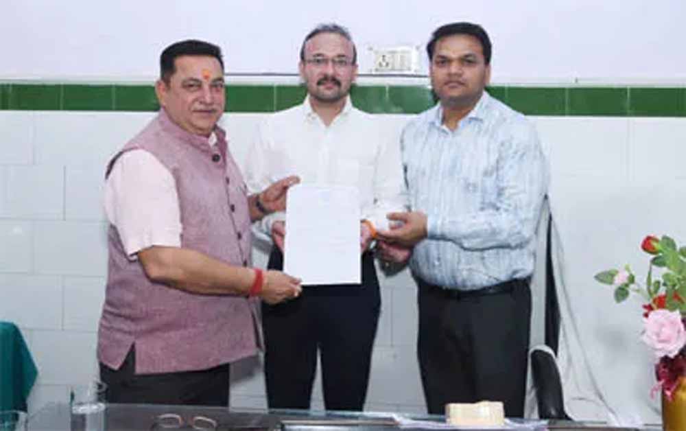 सरकारी अस्पताल में 2 घंटे फ्री सेवा देंगे डॉ. ईश्वर पैगिया सरकारी अस्पताल में 2 घंटे फ्री सेवा देंगे डॉ. ईश्वर पैगिया