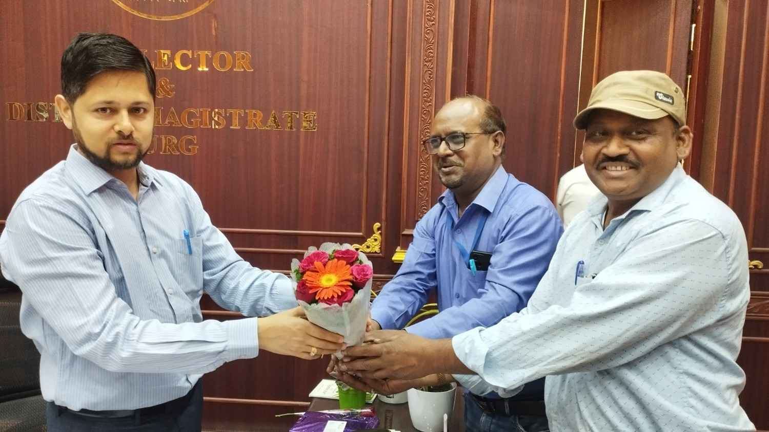 भिलाई इस्पात संयंत्र एससी -एसटी एम्पलाइज एसोसिएशन ने जिलाधीश दुर्ग को सोपा ज्ञापन