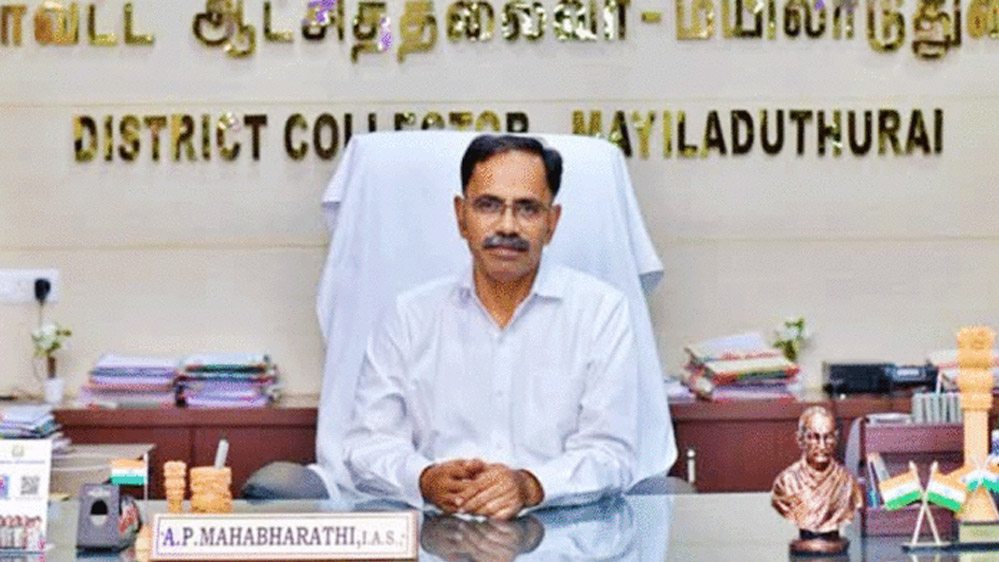 कलेक्टर ने 3 साल की बच्ची को आरोपी का उकसाने वाला बताया, विवादित बयान के बाद कलेक्टर को पद से हटाया कलेक्टर ने 3 साल की बच्ची को आरोपी का उकसाने वाला बताया, विवादित बयान के बाद कलेक्टर को पद से हटाया