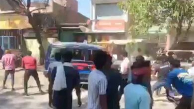 आजमगढ़ में लॉकअप में युवक मौत से बवाल, थाने का घेराव, तोड़फोड़-पथराव