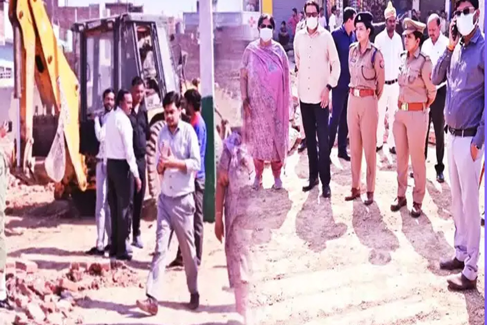 गाजियाबाद के विजय नगर क्षेत्र में नगर निगम ने 35 करोड़ रुपये की जमीन को अवैध कब्जे से मुक्त करवाया गाजियाबाद के विजय नगर क्षेत्र में नगर निगम ने 35 करोड़ रुपये की जमीन को अवैध कब्जे से मुक्त करवाया