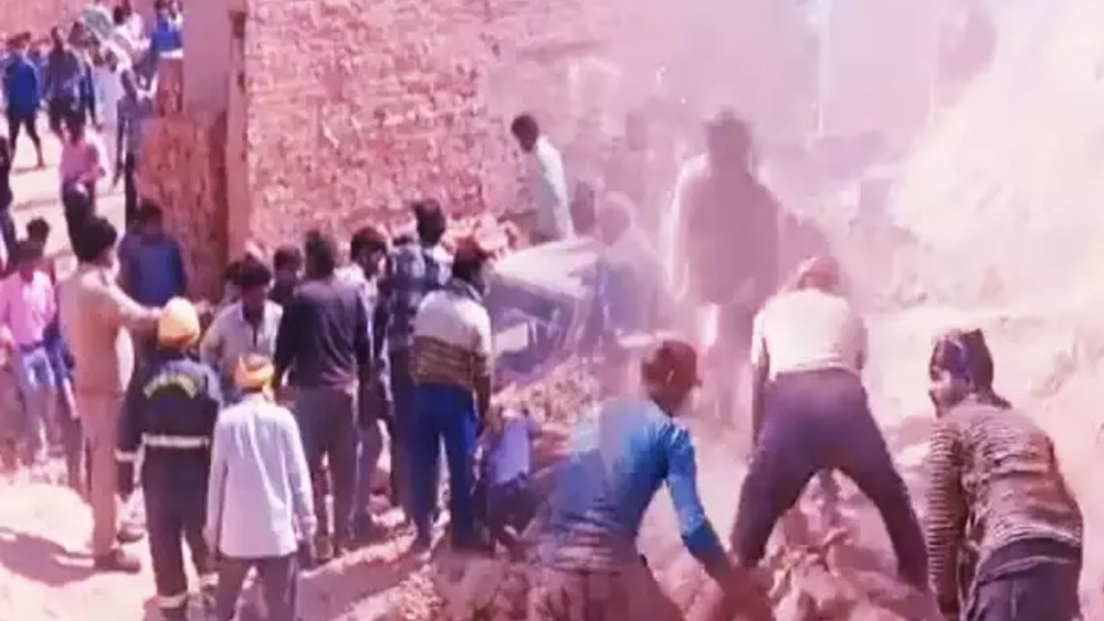 बरेली में ईंट-भट्टे की दीवार गिरने से कई मजदूर दबे, आधा दर्जन मजदूर दबे, एक की हालत गंभीर, जाने