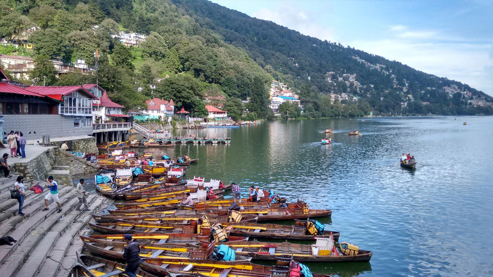 नैनी झील का जलस्तर 15 से 18 फीट तक गिरा, चिंता का विषय नैनी झील का जलस्तर 15 से 18 फीट तक गिरा, चिंता का विषय