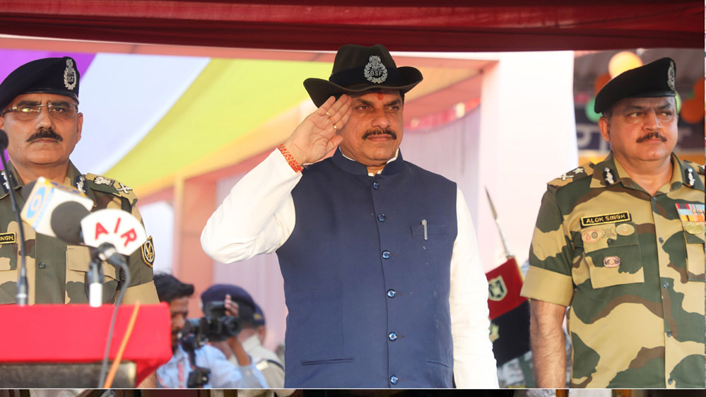 मुख्यमंत्री डॉ. मोहन यादव ने इंदौर में 18वीं अखिल भारतीय पुलिस निशानेबाजी (खेल) चैम्पियनशिप-2024 का किया शुभारंभ मुख्यमंत्री डॉ. मोहन यादव ने इंदौर में 18वीं अखिल भारतीय पुलिस निशानेबाजी (खेल) चैम्पियनशिप-2024 का किया शुभारंभ