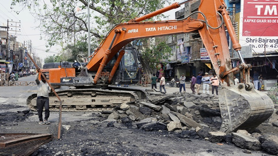 इंदौर में मालवा मिल से पाटनीपुरा के बीच की सड़क तीन महीने के लिए बंद, 100 साल पुराने पुल को तोड़कर नया पुल बनाया जाएगा इंदौर में मालवा मिल से पाटनीपुरा के बीच की सड़क तीन महीने के लिए बंद, 100 साल पुराने पुल को तोड़कर नया पुल बनाया जाएगा