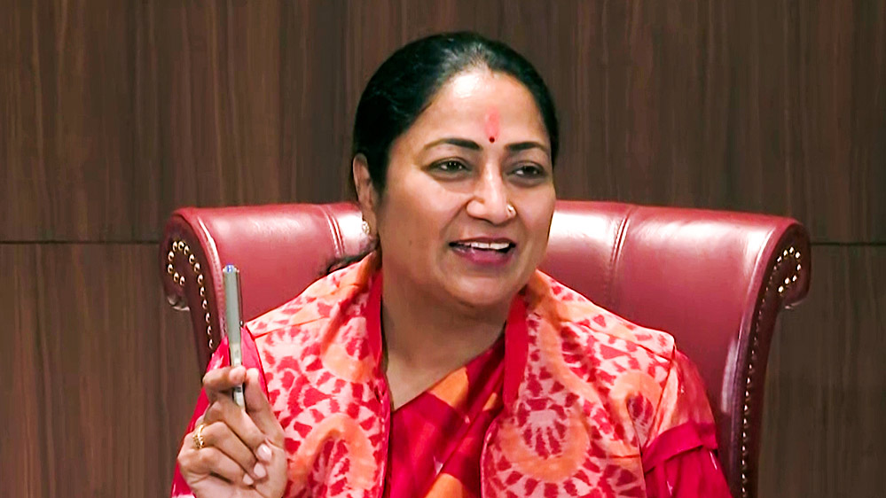 CM रेखा गुप्ता की नई शुरुआत दिल्ली में होगी ‘फलाहार पार्टी’ CM रेखा गुप्ता की नई शुरुआत दिल्ली में होगी ‘फलाहार पार्टी’