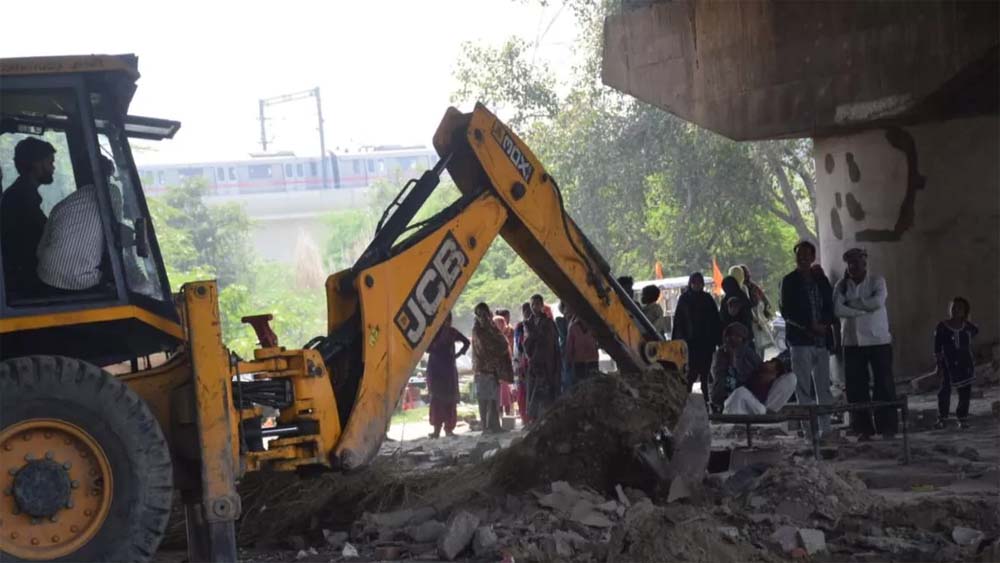 यमुना क्षेत्र में अवैध झुग्गियों को हटाने के लिए डीडीए अधिकारी बुलडोजर लेकर पहुंचे, BJP विधायक ने रुकवाई यमुना क्षेत्र में अवैध झुग्गियों को हटाने के लिए डीडीए अधिकारी बुलडोजर लेकर पहुंचे, BJP विधायक ने रुकवाई
