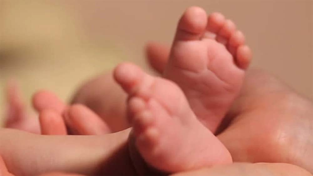 सुल्तानिया अस्पताल में आयुष्मान कार्ड होने के बावजूद नवजात के परिजनों को महंगे इंजेक्शन बाहर से खरीदने पड़े