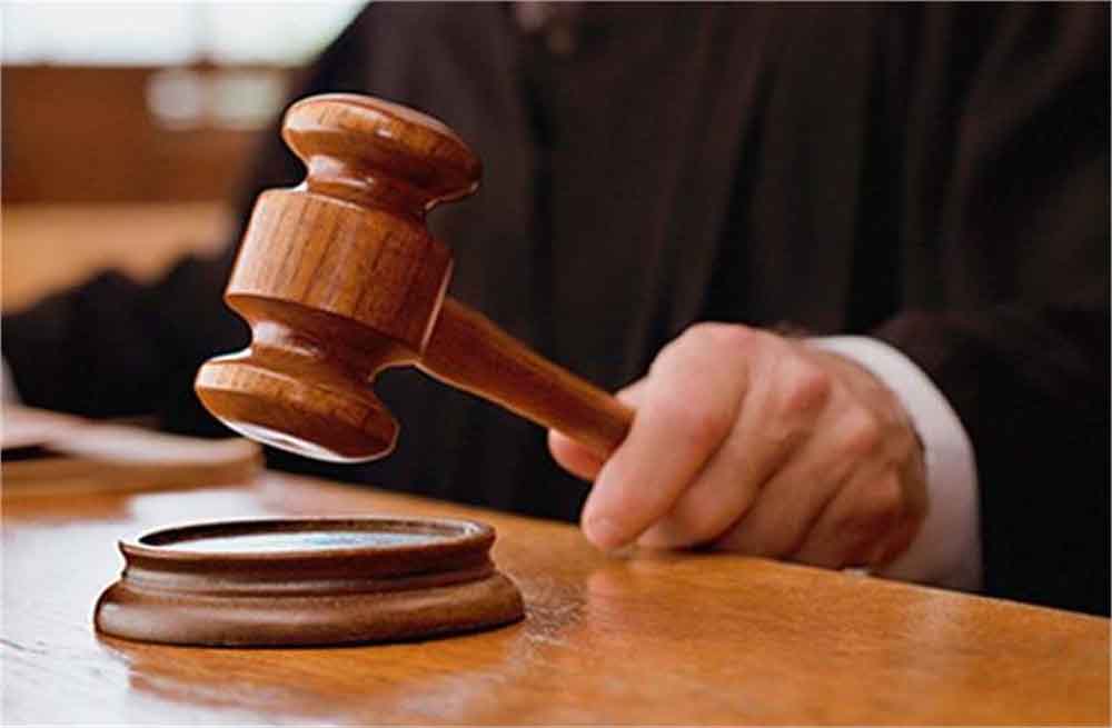 अदालत ने नौ वर्ष पूर्व हुई हत्या के एक मामले में तीन दोषियों को आजीवन कारावास की सजा सुनाई अदालत ने नौ वर्ष पूर्व हुई हत्या के एक मामले में तीन दोषियों को आजीवन कारावास की सजा सुनाई