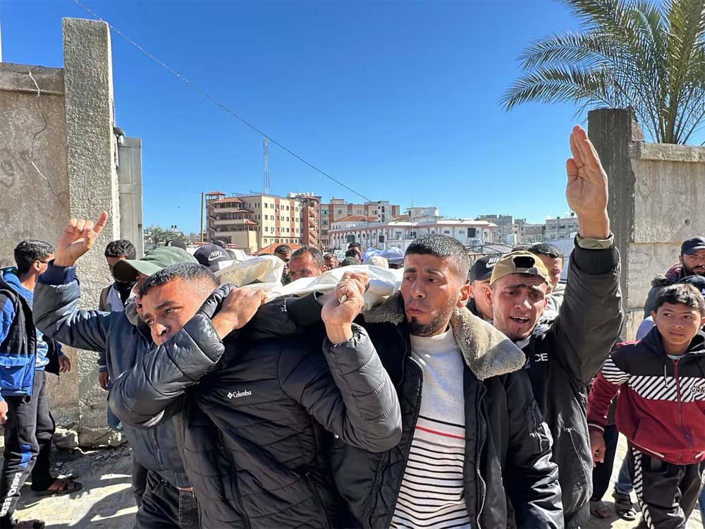 दक्षिणी गाजा पट्टी में इजरायल ने डरावनी बना दीं गाजा की रातें, बमबारी में हमास का बड़ा नेता समेत 19 मारे गए दक्षिणी गाजा पट्टी में इजरायल ने डरावनी बना दीं गाजा की रातें, बमबारी में हमास का बड़ा नेता समेत 19 मारे गए