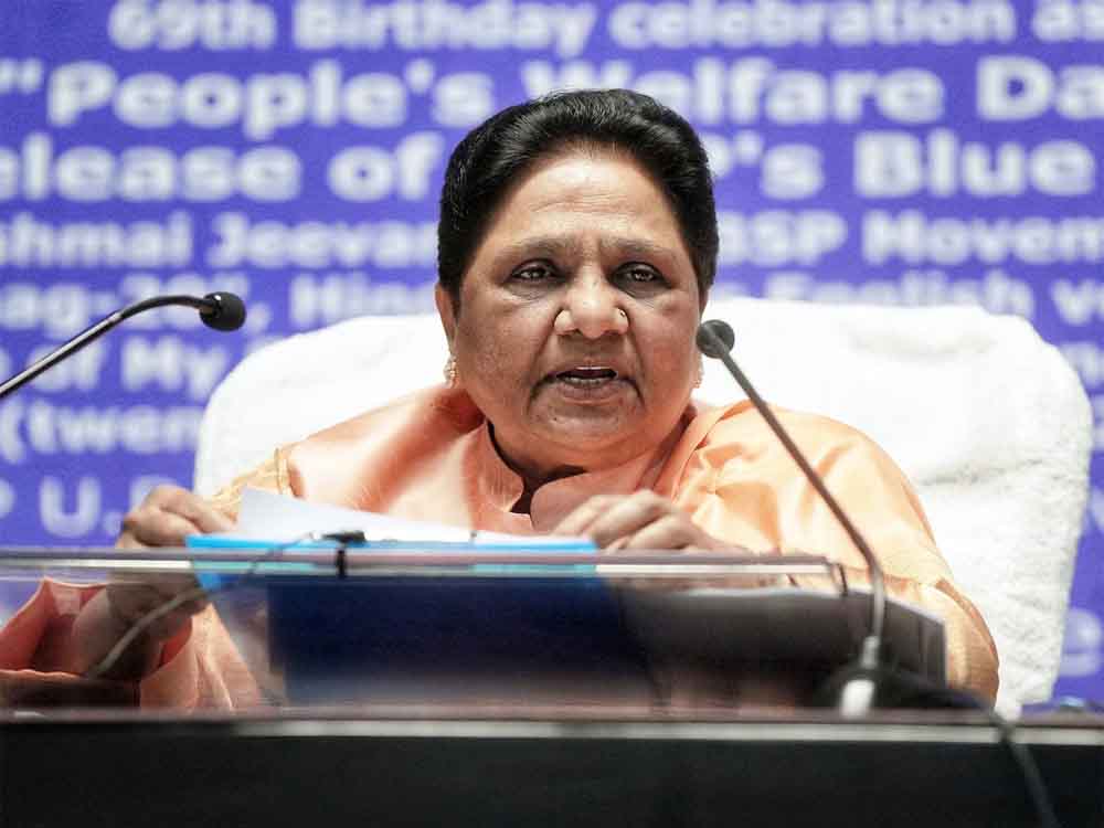 मायावती ने अपने भतीजे आकाश आनंद को ही पार्टी से बाहर कर दिया, लीडरशिप में भ्रम और काडर में निराशा