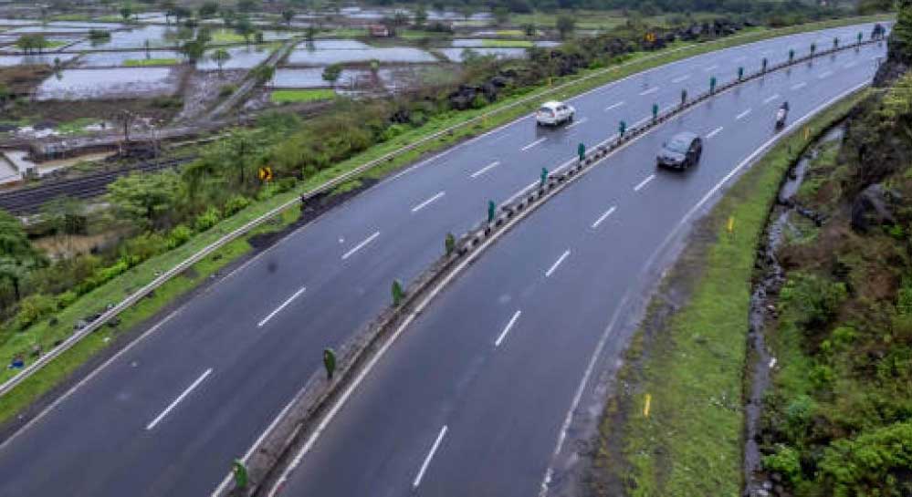 Super Corridor Indore: जमीन के बदले आइडीए ने किसानों को दिए विकसित प्लॉट