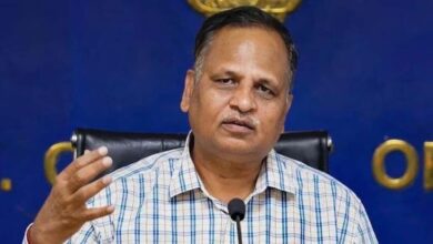 आप पार्टी सरकार में पीडब्ल्यूडी मंत्री रहे सत्येंद्र जैन की मुसीबतें लगातार बढ़ रही