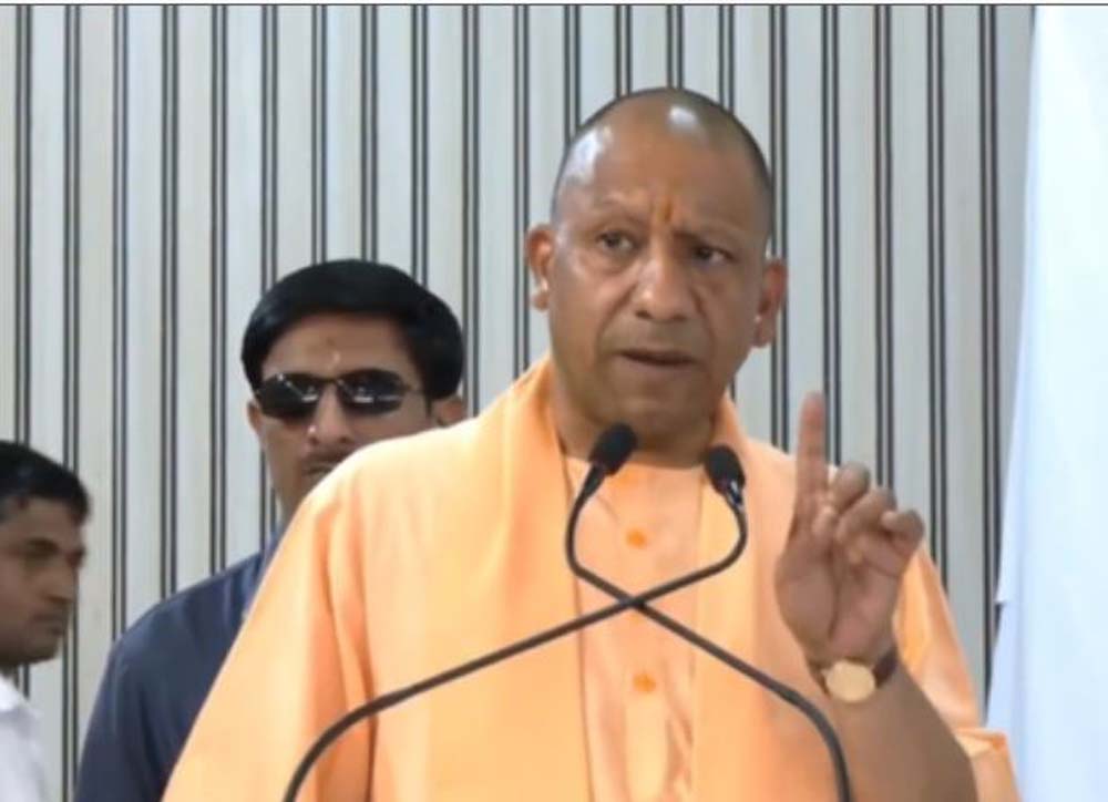 लोकतंत्र के चौथे स्तंभ के रूप में मीडिया को मान्यता दी गई, मीडिया की भूमिका अलग-अलग देखने को मिली: सीएम योगी लोकतंत्र के चौथे स्तंभ के रूप में मीडिया को मान्यता दी गई, मीडिया की भूमिका अलग-अलग देखने को मिली: सीएम योगी