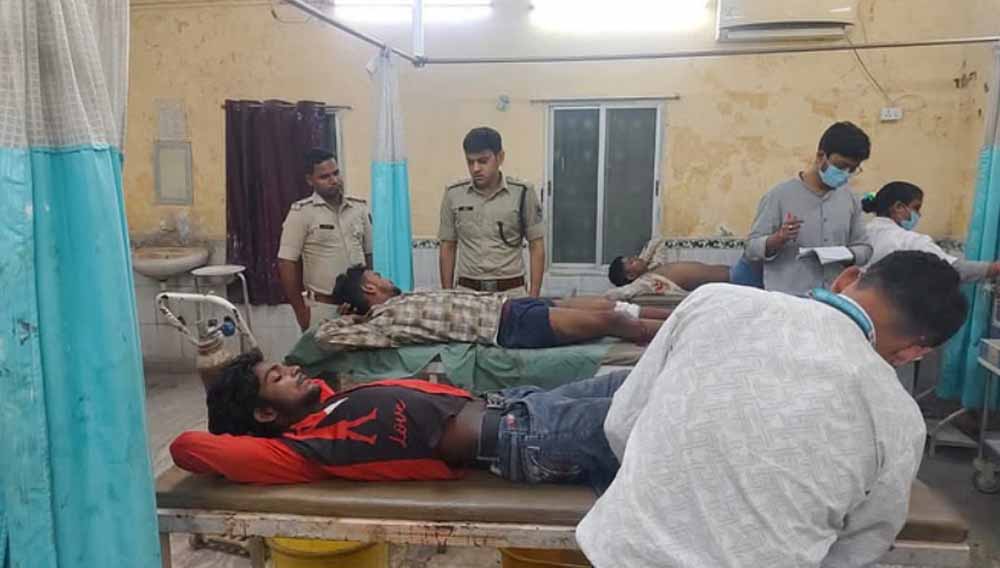 सामूहिक दुष्कर्म के तीन आरोपियों को पुलिस मुठभेड़ में लगी गोली सामूहिक दुष्कर्म के तीन आरोपियों को पुलिस मुठभेड़ में लगी गोली