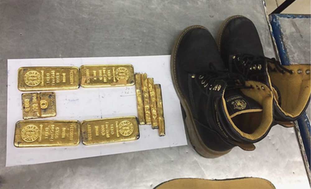 बैंकॉक से लेकर मुंबई पहुंचा शख्स, जूतों से निकला 6.3 करोड़ का सोना