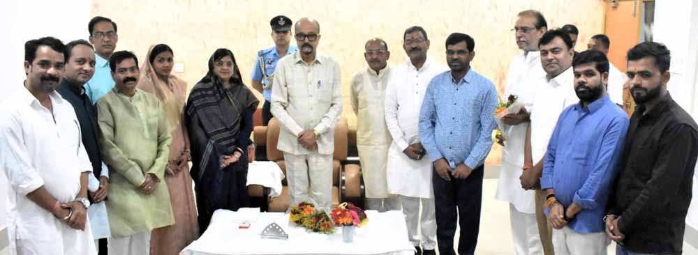 राज्यपाल रमेन डेका ने सर्किट हाउस बालोद में जनप्रतिनिधियों एवं विभिन्न संगठनों के प्रतिनिधियों से की मुलाकात