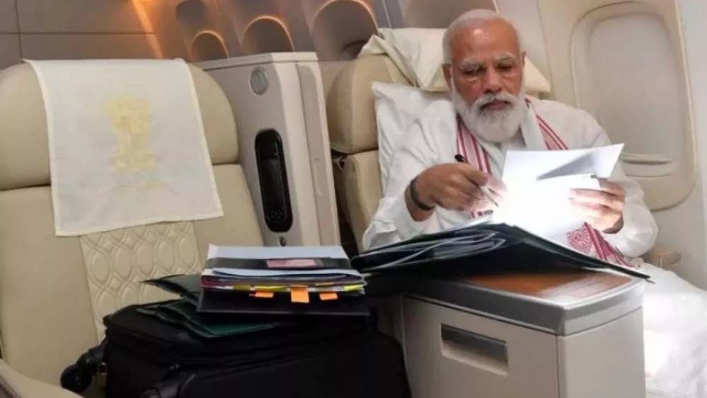 एयरबेस महाराजपुरा एयरफोर्स स्टेशन पर प्रधानमंत्री मोदी को घंटाभर इंतजार करना पड़ा