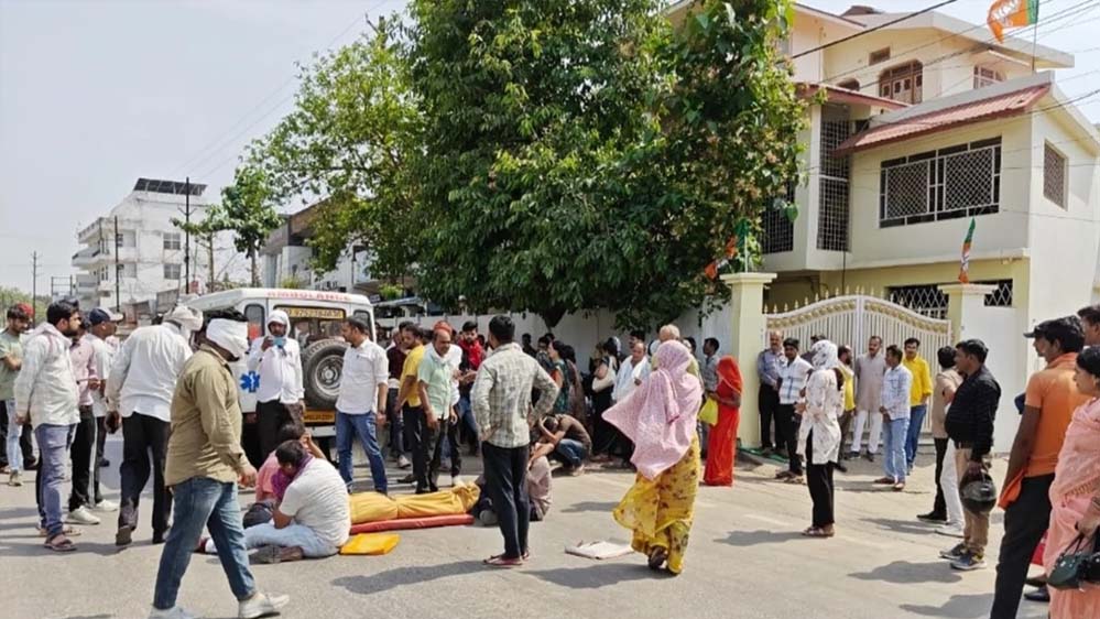 सीधी में कार दुर्घटना से युवक की मौत, सांसद की बहू पर लगा दुर्घटना का आरोप सीधी में कार दुर्घटना से युवक की मौत, सांसद की बहू पर लगा दुर्घटना का आरोप