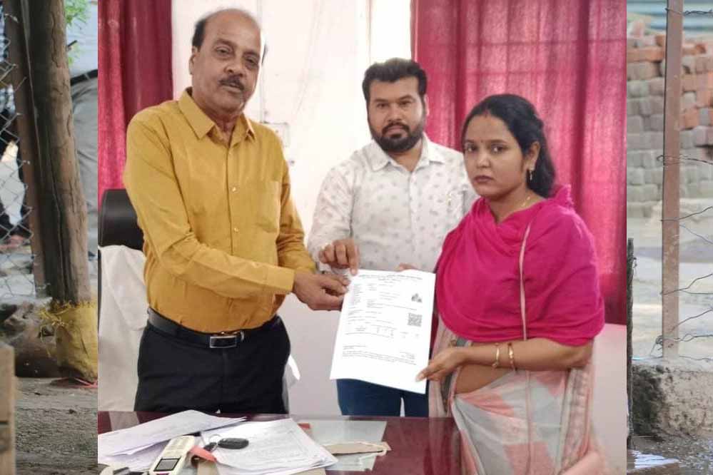 रायपुर : सुशासन तिहार 2025 : सुशासन तिहार में श्रीमती भारती देवांगन को मिला तत्काल श्रमिक कार्ड रायपुर : सुशासन तिहार 2025 : सुशासन तिहार में श्रीमती भारती देवांगन को मिला तत्काल श्रमिक कार्ड