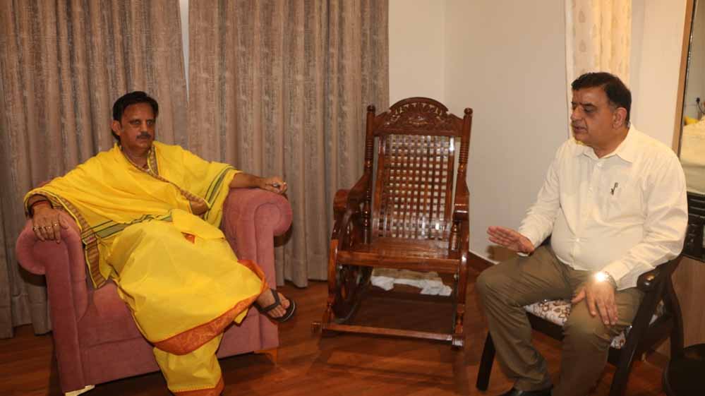 स्वास्थ्य अवसंरचनाओं के सुदृढ़ीकरण के लिए किये जा रहे हैं पर्याप्त बजटीय प्रावधान : उप मुख्यमंत्री शुक्ल