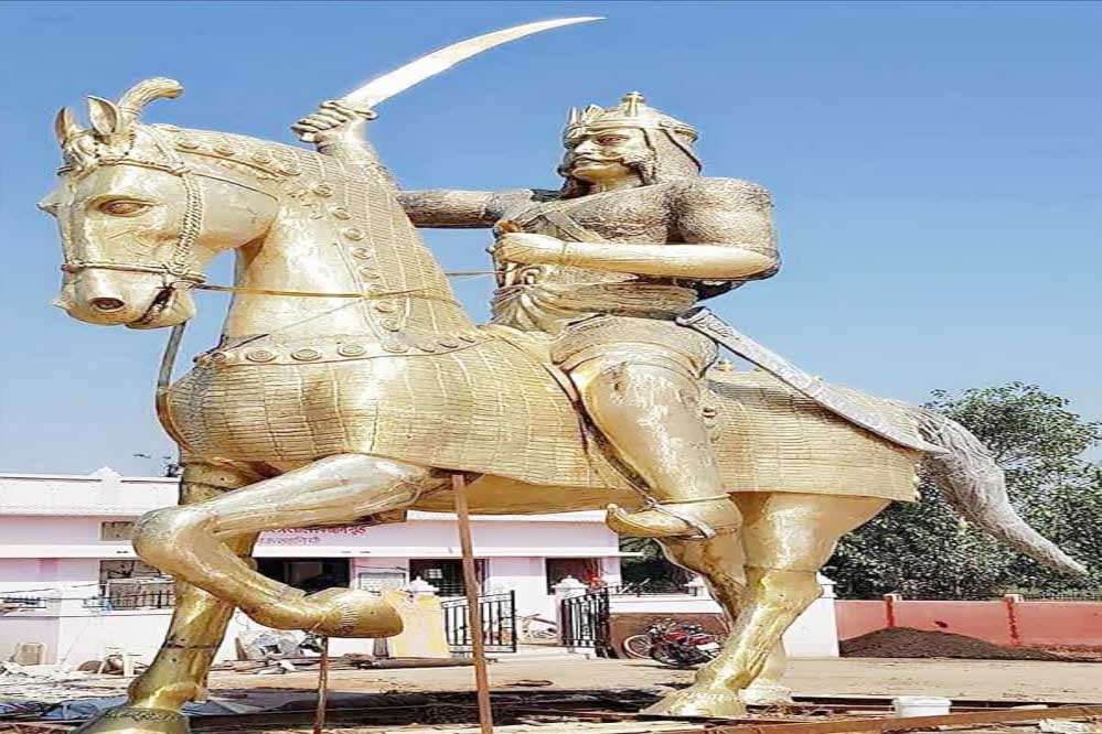 छतरपुर में महाराजा छत्रसाल की 52 फीट ऊंची अष्टधातु की प्रतिमा स्थापित कर उनकी वीरता, पराक्रम और शौर्य को देश के सामने रखा छतरपुर में महाराजा छत्रसाल की 52 फीट ऊंची अष्टधातु की प्रतिमा स्थापित कर उनकी वीरता, पराक्रम और शौर्य को देश के सामने रखा