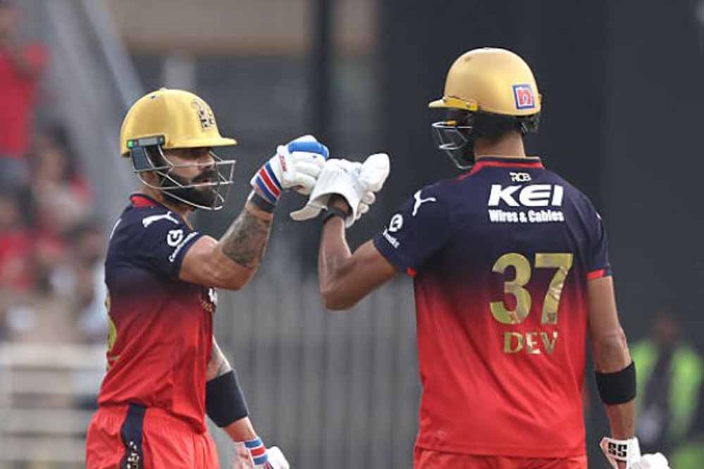 RCB ने लिया बदला कोहली-पडिक्कल की दमदार पारी, … पंजाब को उसके घर में हराया RCB ने लिया बदला कोहली-पडिक्कल की दमदार पारी, … पंजाब को उसके घर में हराया