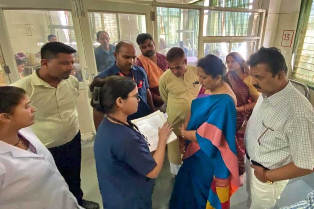 बीना में नाबालिग से मारपीट के मामले में सांसद ने लिया एक्शन, आरोपी सांसद प्रतिनिधियों को किया कार्य मुक्त बीना में नाबालिग से मारपीट के मामले में सांसद ने लिया एक्शन, आरोपी सांसद प्रतिनिधियों को किया कार्य मुक्त