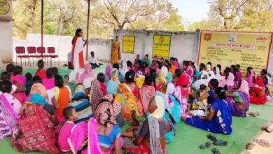 दंतेवाड़ा : ग्राम बड़े गुडरा में बालिकाओं को किया गया ’पीरियड्स’ के प्रति जागरूक