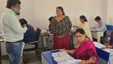 10वीं एवं 12वीं बोर्ड परीक्षा के उत्तर पुस्तिका मूल्यांकन केन्द्र का कलेक्टर ने किया निरीक्षण