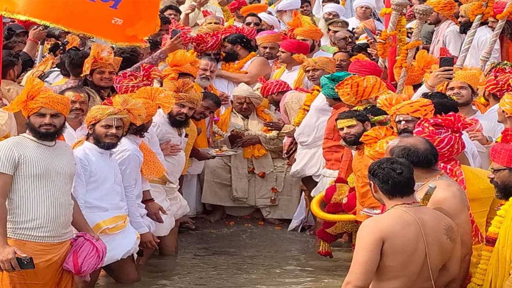 अयोध्या में 121 साल से चली आ रही परंपराअक्षय तृतिया के मौके पर टूट गई अयोध्या में 121 साल से चली आ रही परंपराअक्षय तृतिया के मौके पर टूट गई