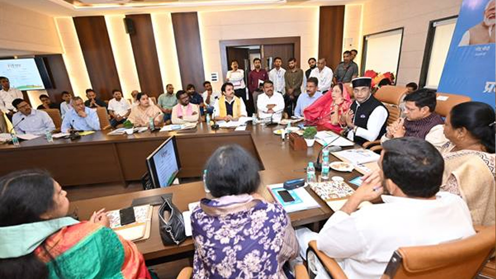 प्रदेश में खेलों के उन्नयन के लिये मंत्री सारंग ने ली सभी महापौरों की बैठक प्रदेश में खेलों के उन्नयन के लिये मंत्री सारंग ने ली सभी महापौरों की बैठक