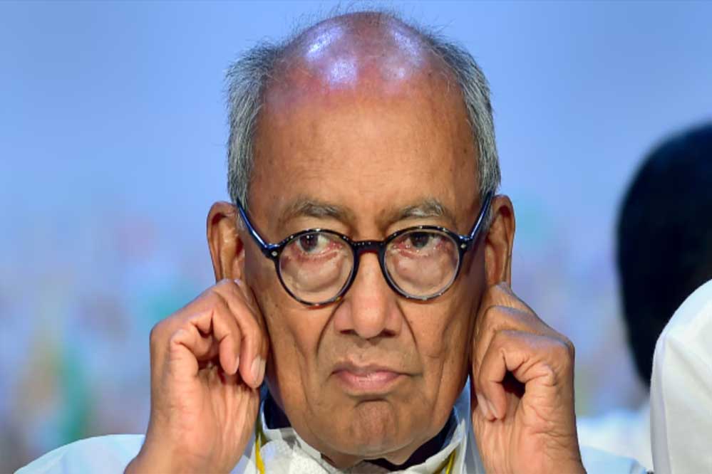 फिसली जुबान तो सिंधिया ने तुरंत लपका दिग्विजय का बयान, कहा- सच सामने आ ही जाता है