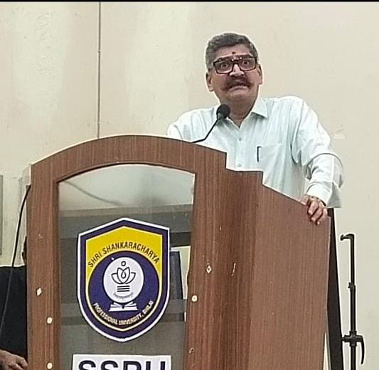 श्री शंकराचार्य प्रोफेशनल यूनिवर्सिटी में नशा मुक्ति और युवा विषय पर व्याख्यान का हुआ आयोजन