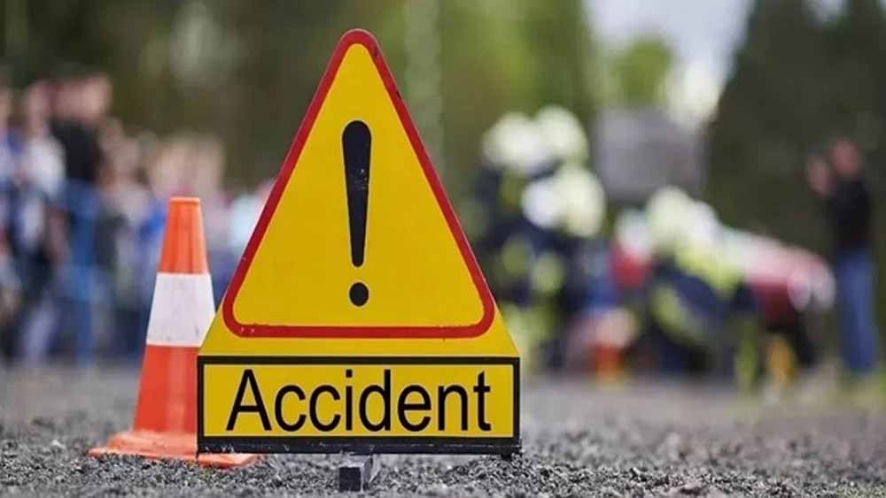 बिहार के कैमूर जिले में एक भीषण सड़क हादसा, तेज रफ्तार स्कॉर्पियो ने बाइक को जोरदार टक्कर मार दी, 4 युवकों की मौत