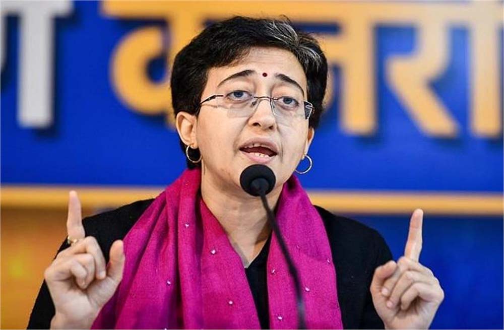 आतिशी ने एक गंभीर आरोप लगाते हुए कहा- दिल्ली में बढ़ रही बिजली कटौती समस्या
