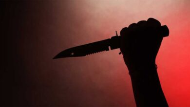 पति ने चरित्र शंका में पत्नी पर किया चाकू से हमला कर की हत्या