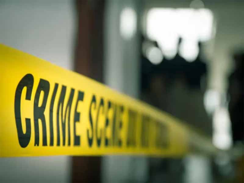 पारिवारिक कलह के चलते पत्नी ने खाया जहर, पति ने घर के सामने दफनाया शव पारिवारिक कलह के चलते पत्नी ने खाया जहर, पति ने घर के सामने दफनाया शव
