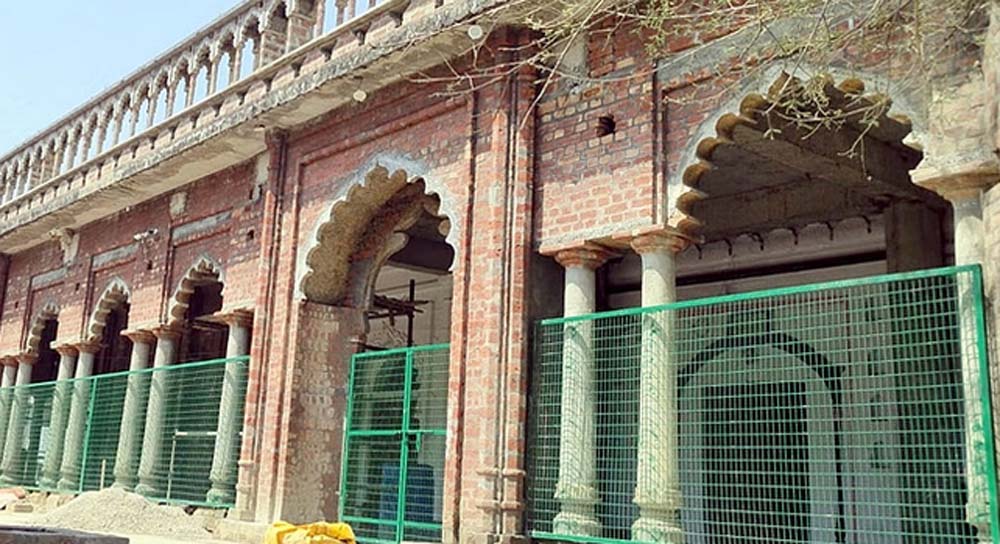 मुतवल्ली ने दरगाह को वक्फ संपत्ति बताते हुए प्रशासन को दस्तावेज सौंपे, तहसील प्रशासन दस्तावेजों की जांच कर रहा